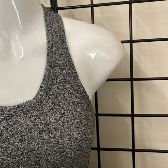 Lululemon tank top size 2 - Picture 3 of 5